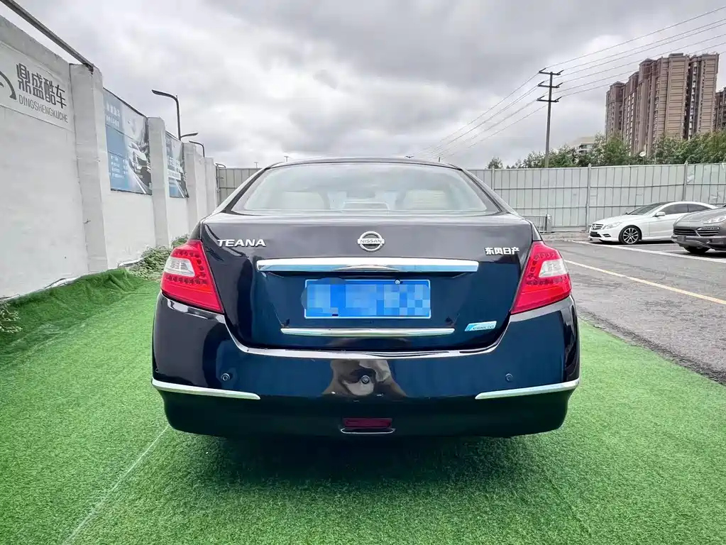 NISSAN TEANA 2009