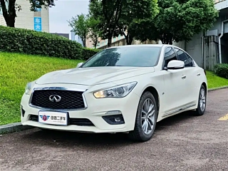 Заказать INFINITI Q50L