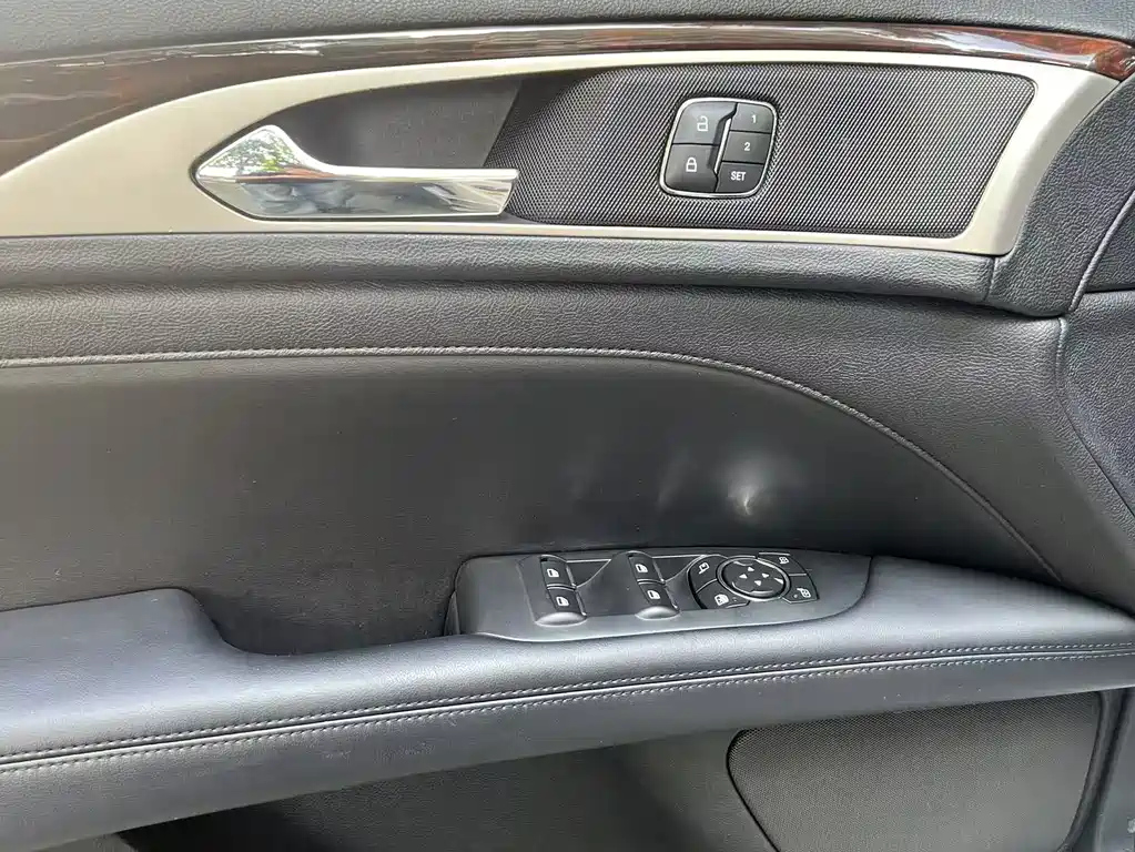 LINCOLN MKZ 2017