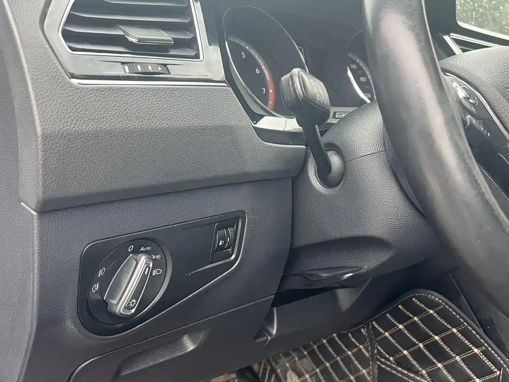 VOLKSWAGEN TIGUAN L 2019