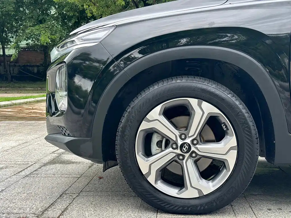 HYUNDAI SANTAFE 2020