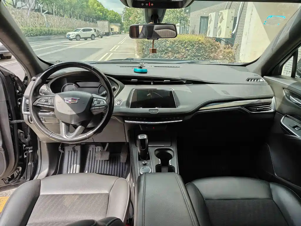 CADILLAC XT4 2018