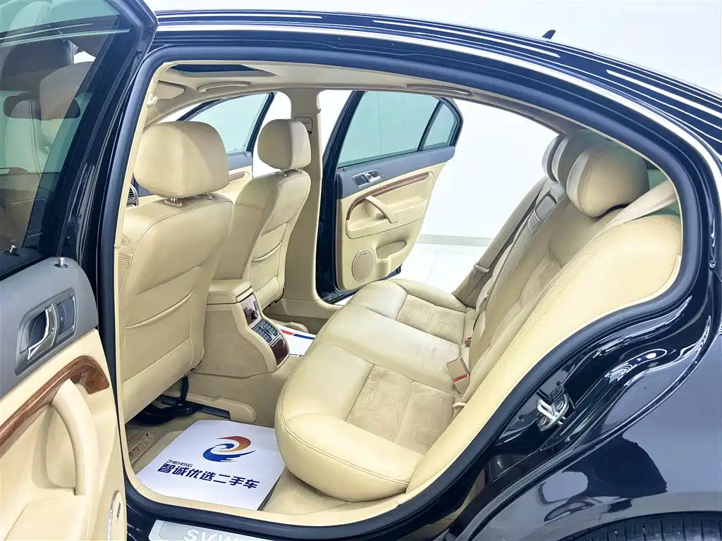 VOLKSWAGEN PASSAT LINGYU 2009