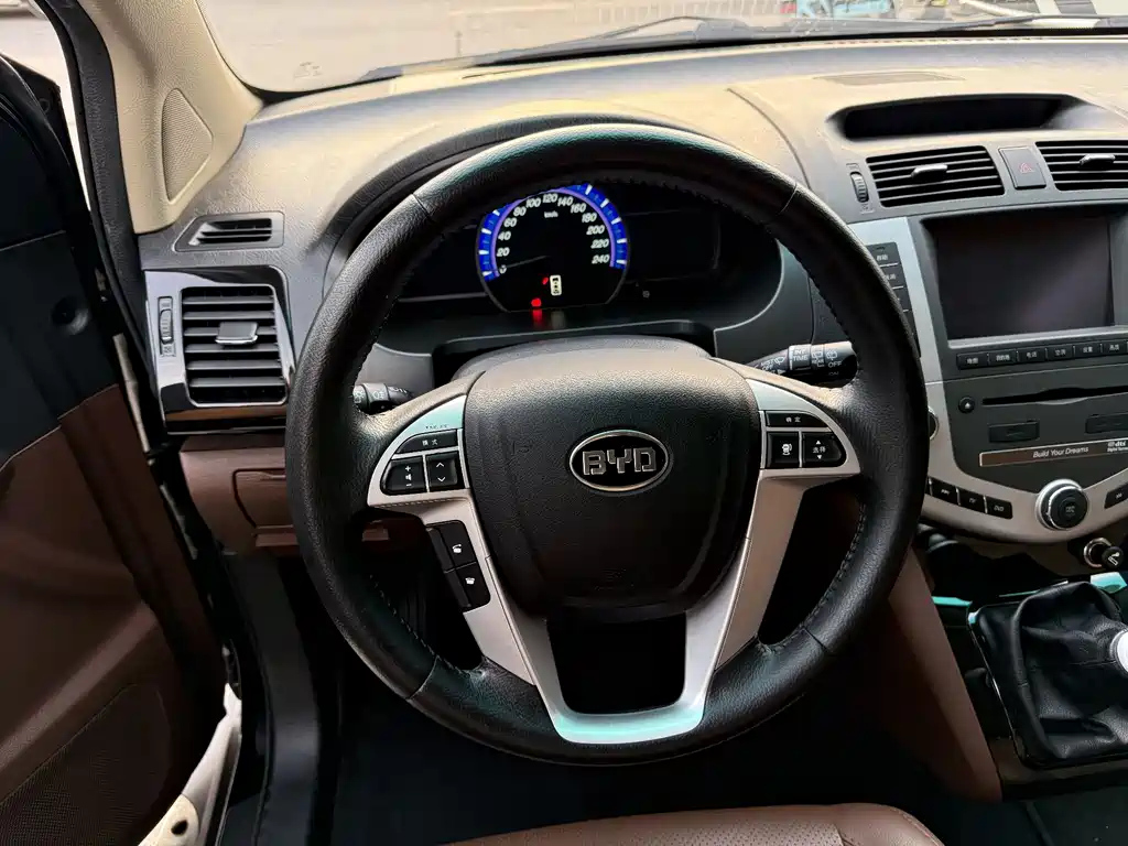 BYD S6 2014