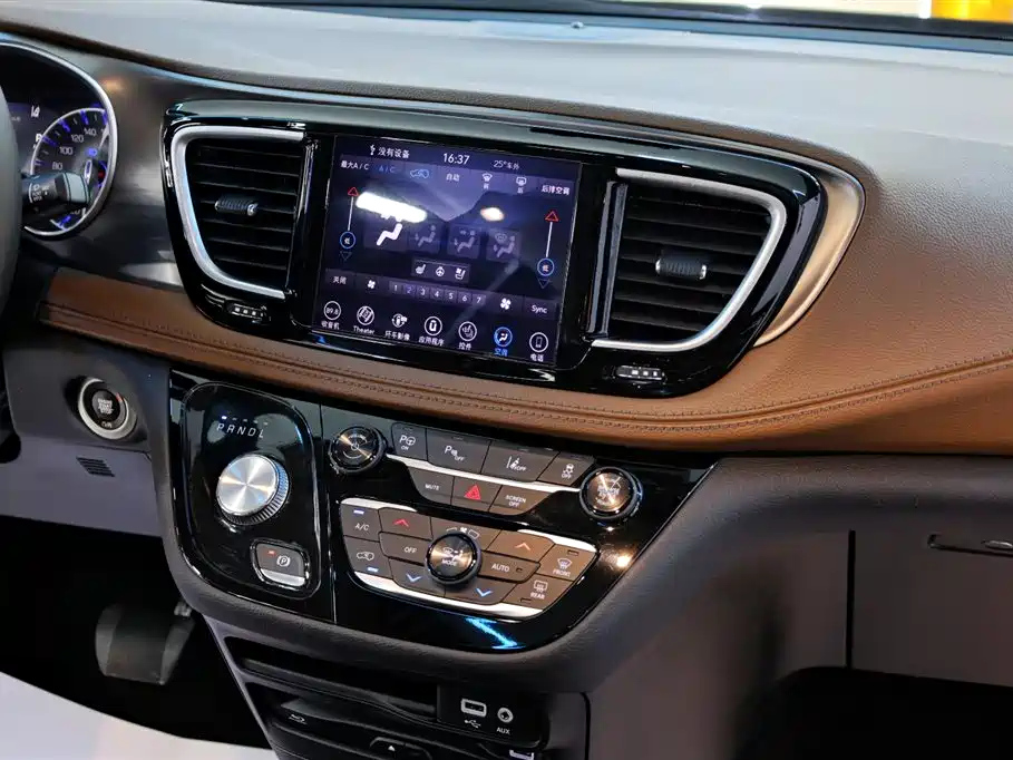 CHRYSLER OTHER 2017