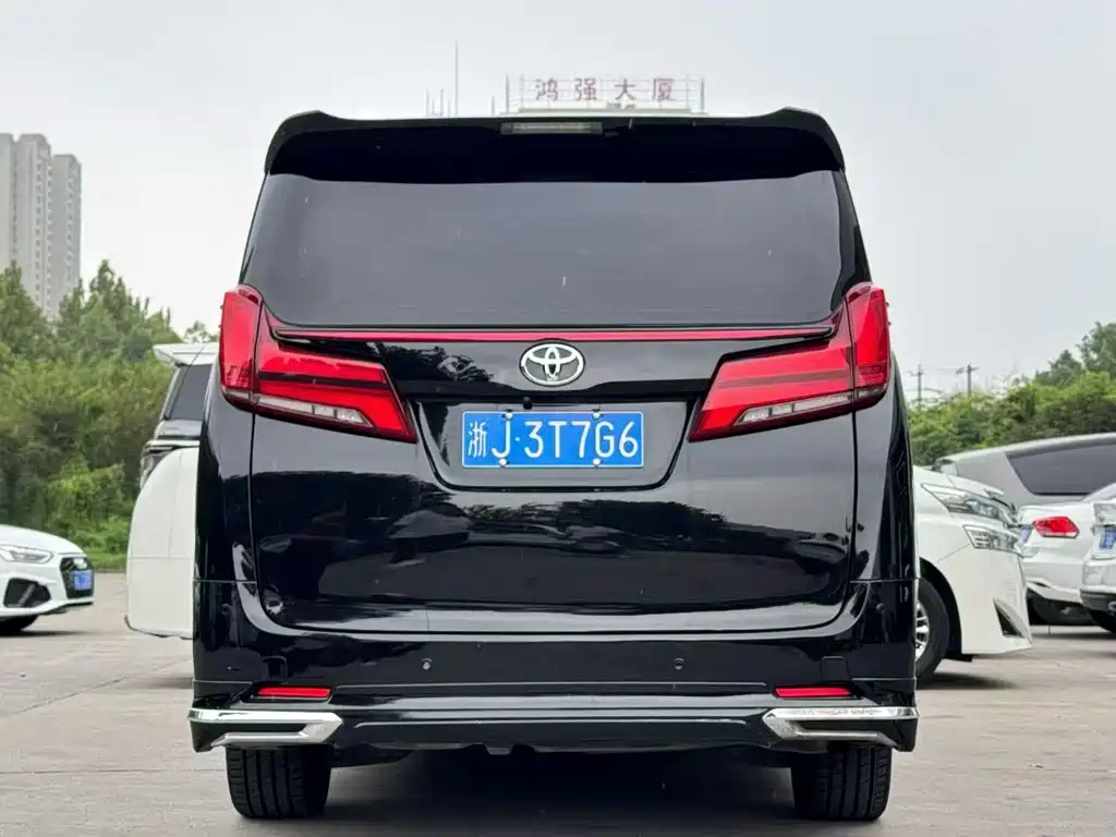 TOYOTA ALPHARD 2016