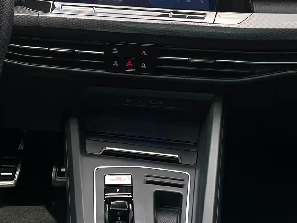 VOLKSWAGEN GOLF GTI 2022