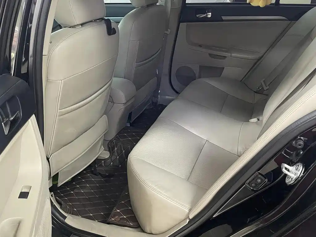 MITSUBISHI LANCER EX 2010