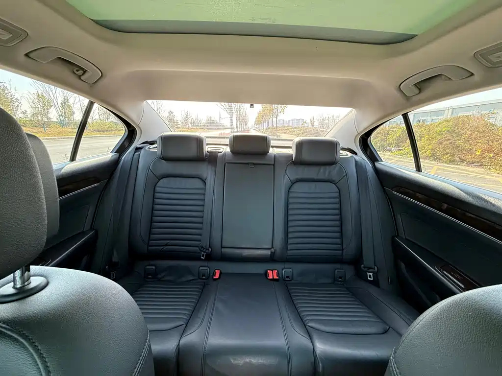 VOLKSWAGEN MAGOTAN 2018