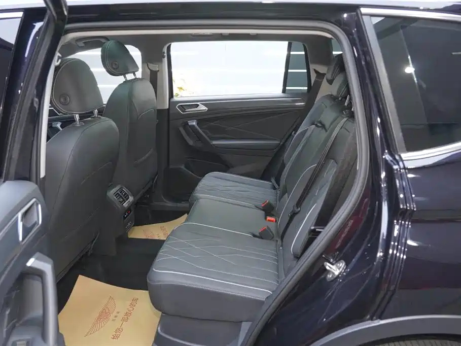 VOLKSWAGEN TIGUAN L 2022