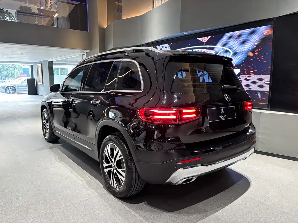 MERCEDES BENZ GLB 2024