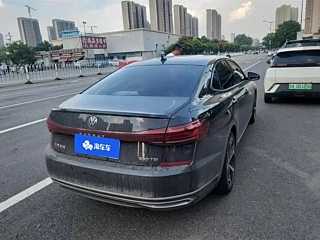 VOLKSWAGEN PASSAT 2023