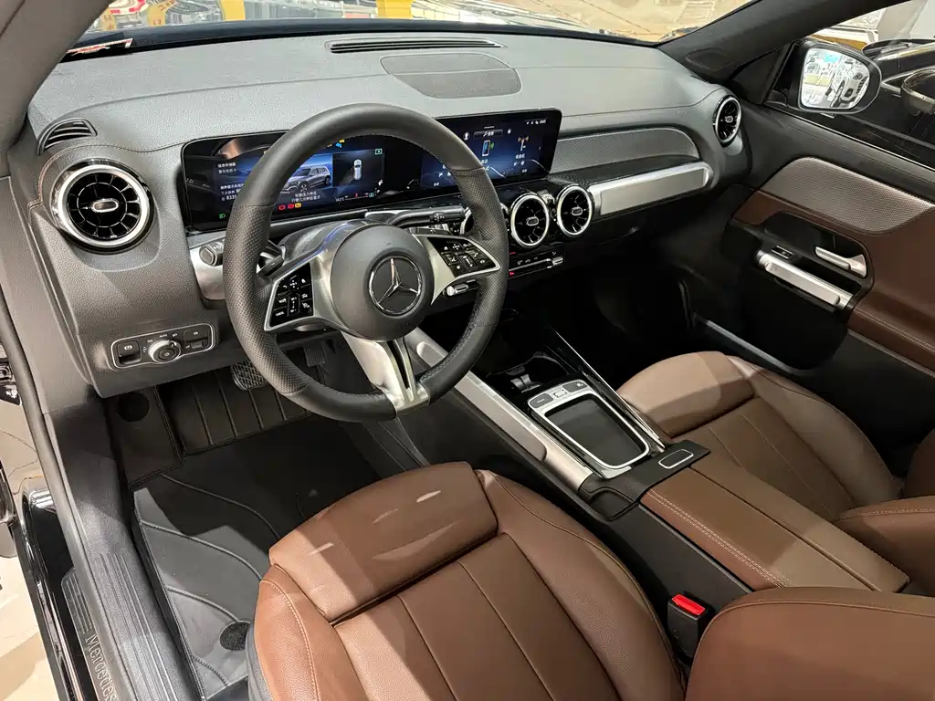 MERCEDES BENZ GLB 2023