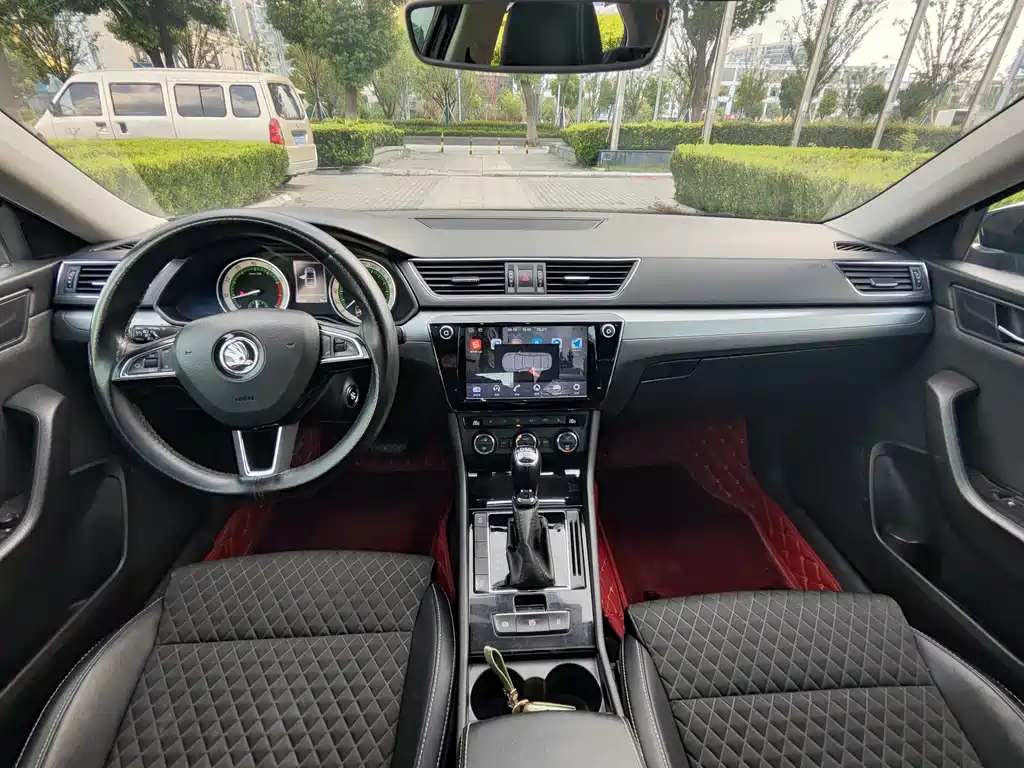 SKODA SUPERB 2018