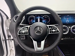 MERCEDES BENZ GLA  2020 YEAR GLA 200 2020