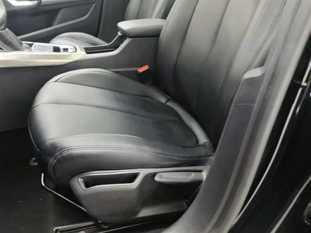 PEUGEOT 408 2016