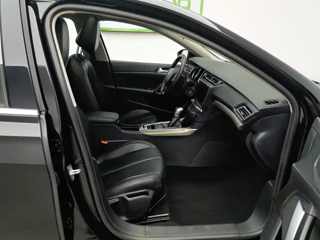 PEUGEOT 408 2016