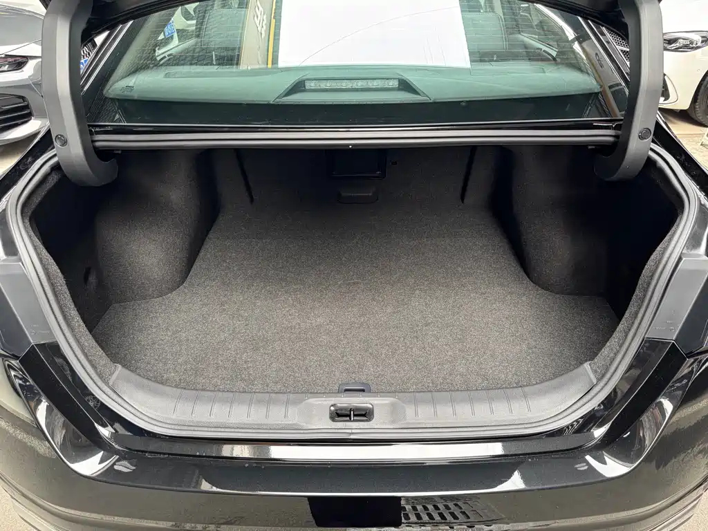 NISSAN TEANA 2024