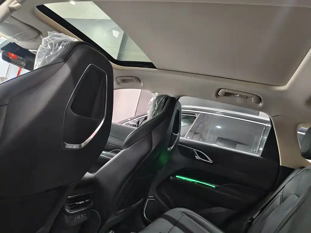 HONGQI HS3 PHEV 2025