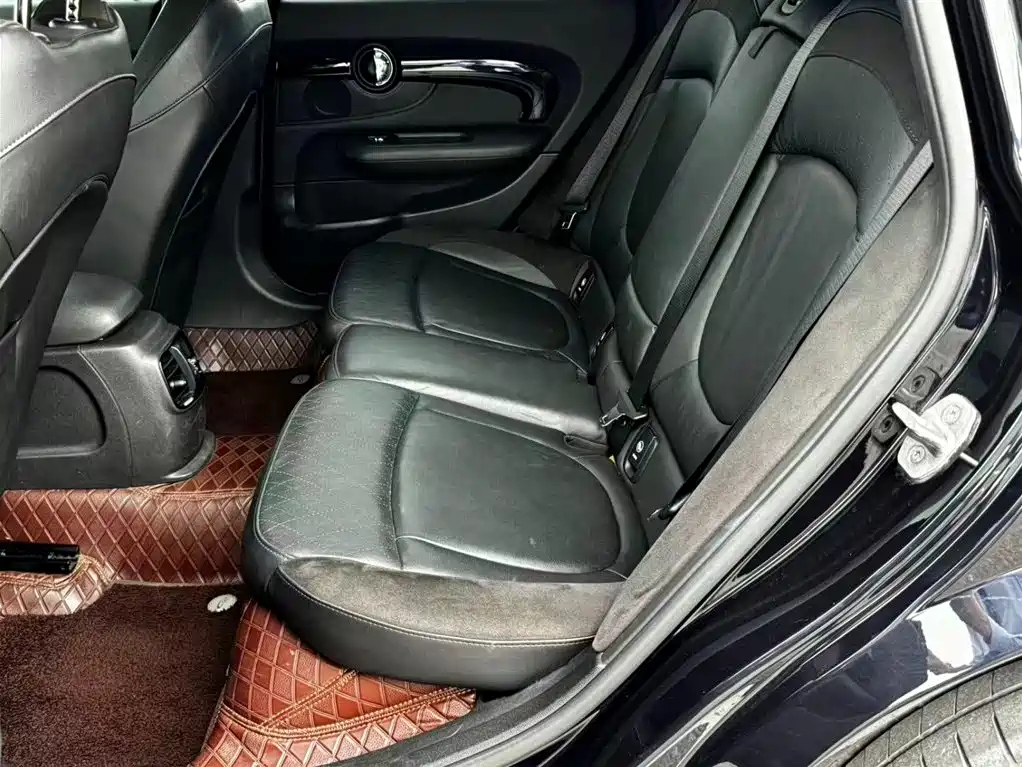 MINI CLUBMAN 2022