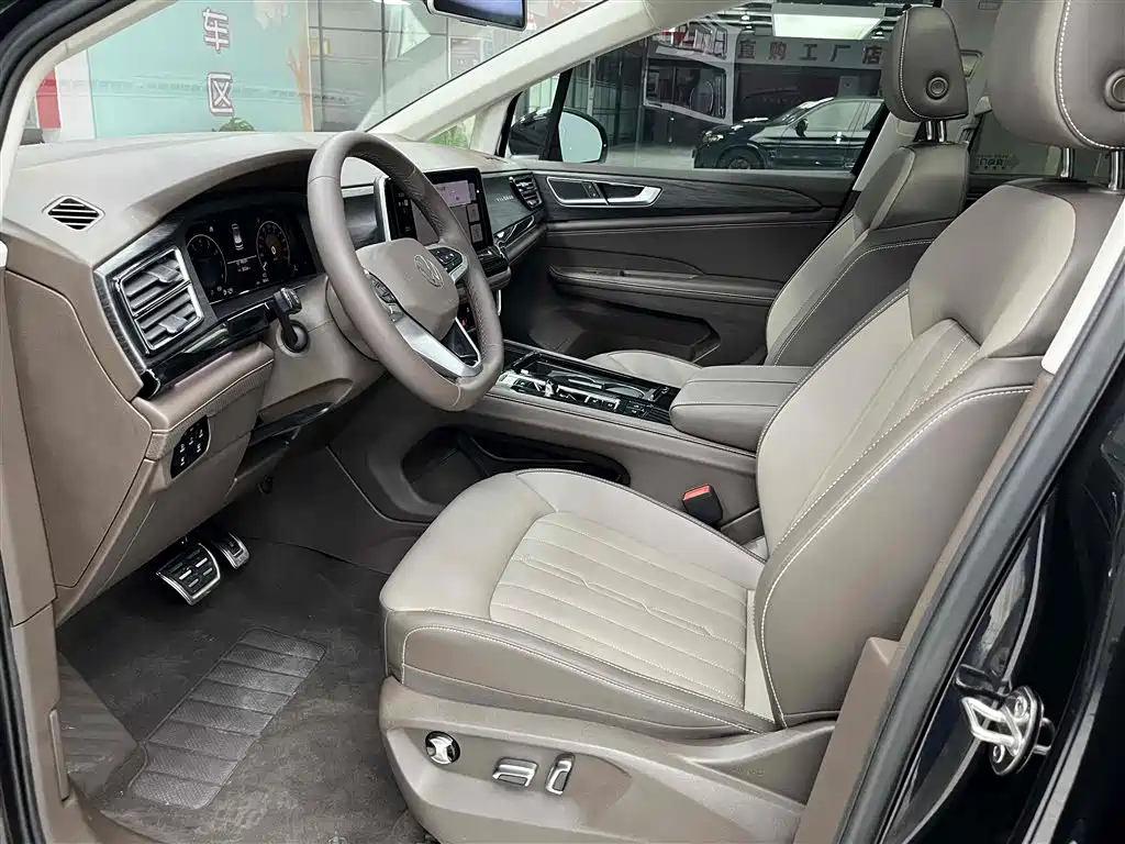 VOLKSWAGEN VILORAN 2024