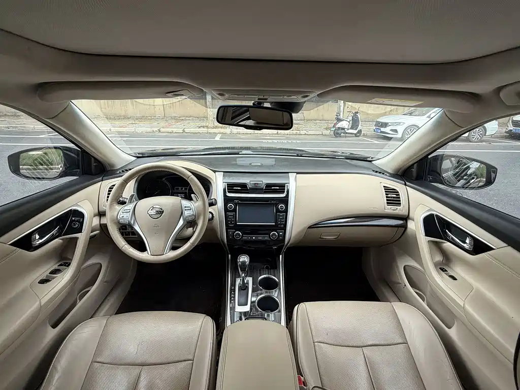 NISSAN TEANA 2017