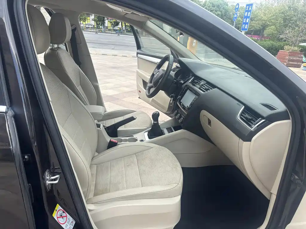 SKODA OCTAVIA 2015