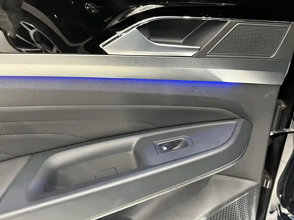 VOLKSWAGEN PASSAT 2024