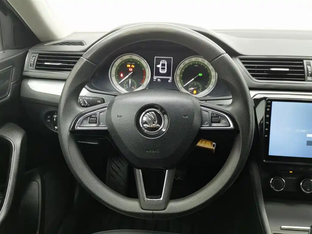SKODA SUPERB 2018