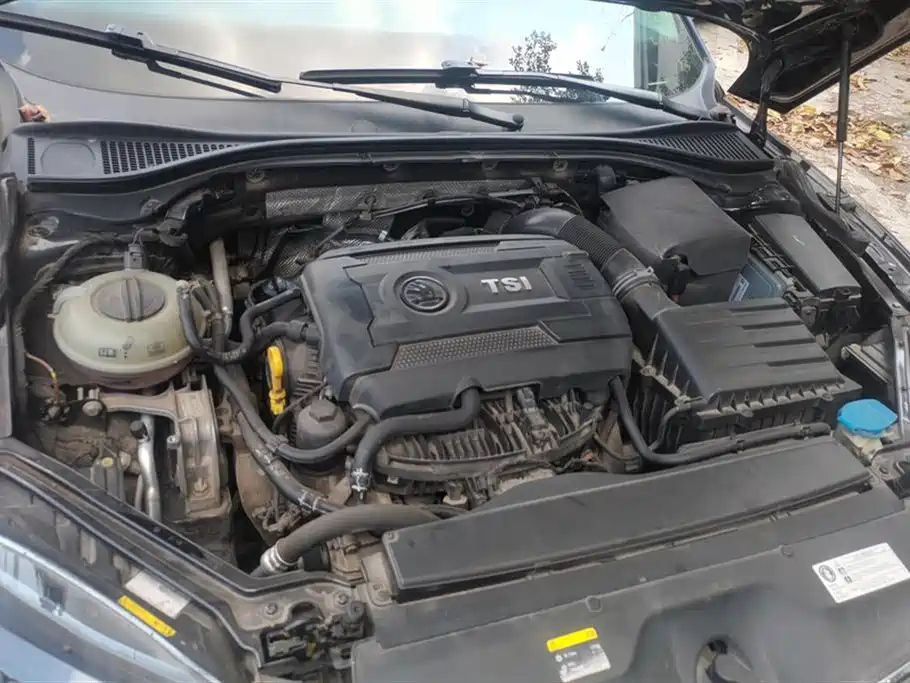 SKODA SUPERB 2016