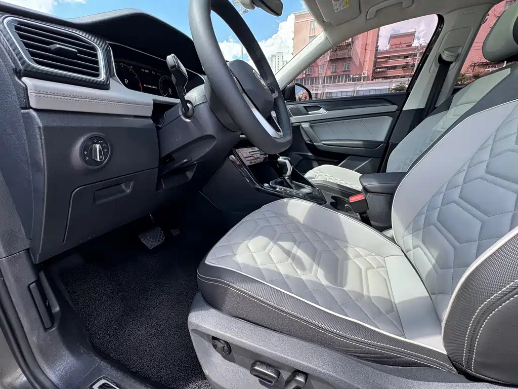 VOLKSWAGEN TAYRON 2022