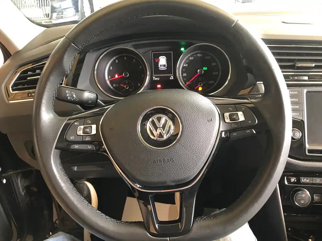 VOLKSWAGEN TIGUAN L 2017