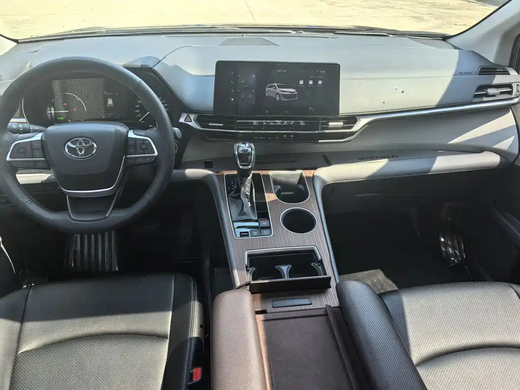 TOYOTA SIENNA SIENNA 2024