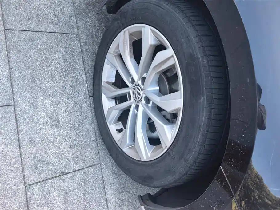 VOLKSWAGEN MAGOTAN 2019