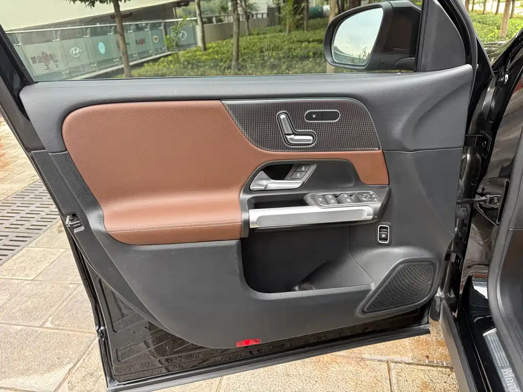 MERCEDES BENZ GLB 2021