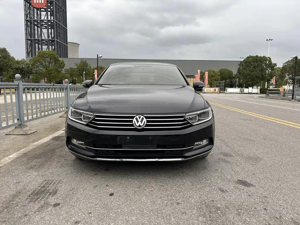 VOLKSWAGEN MAGOTAN 2019