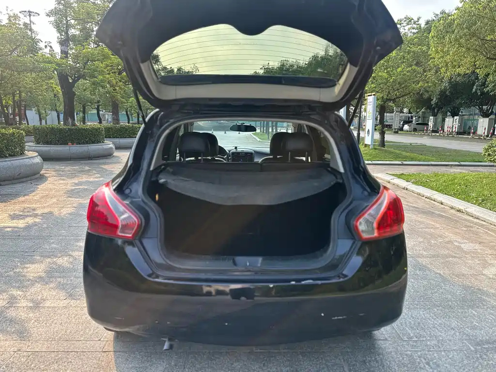 NISSAN TIIDA TIIDA 2011