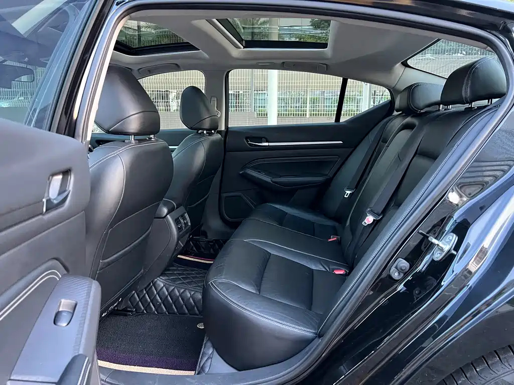 NISSAN TEANA 2019