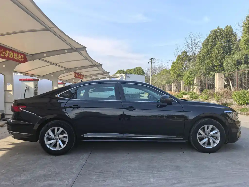 VOLKSWAGEN PASSAT 2019