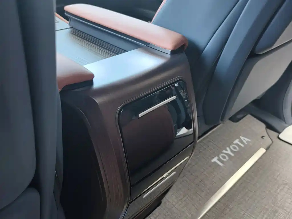 TOYOTA SIENNA SIENNA 2024