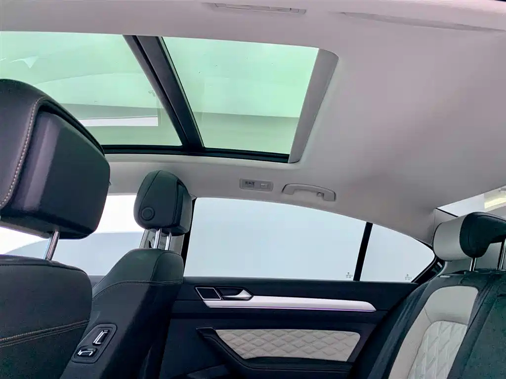 VOLKSWAGEN MAGOTAN 2025