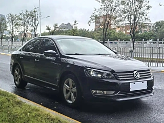 VOLKSWAGEN PASSAT 2013