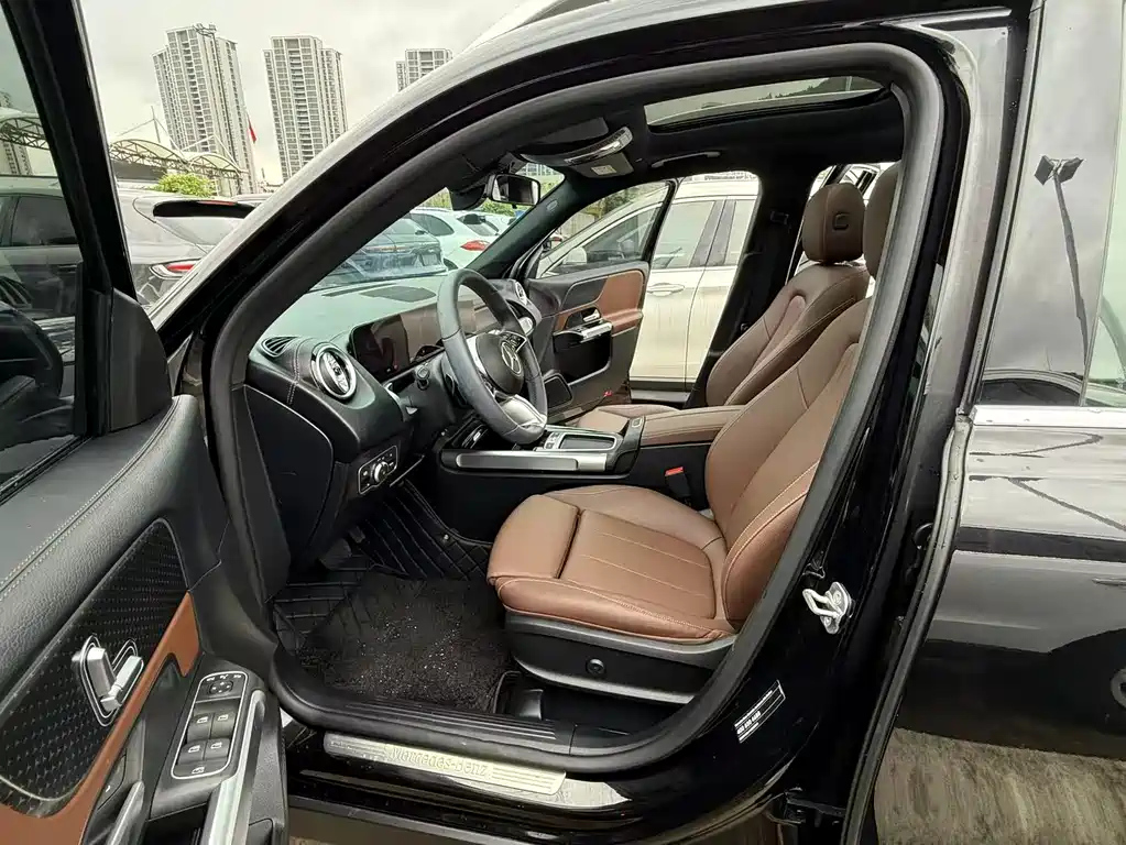 MERCEDES BENZ GLB 2024