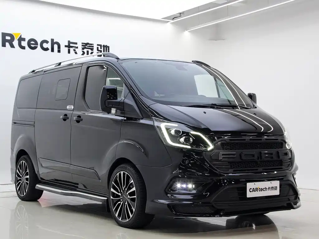 FORD TOUREO 2020