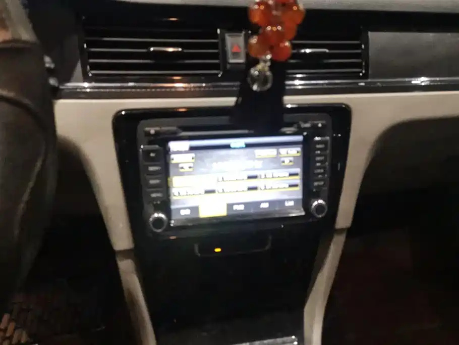 VOLKSWAGEN BORA 2013