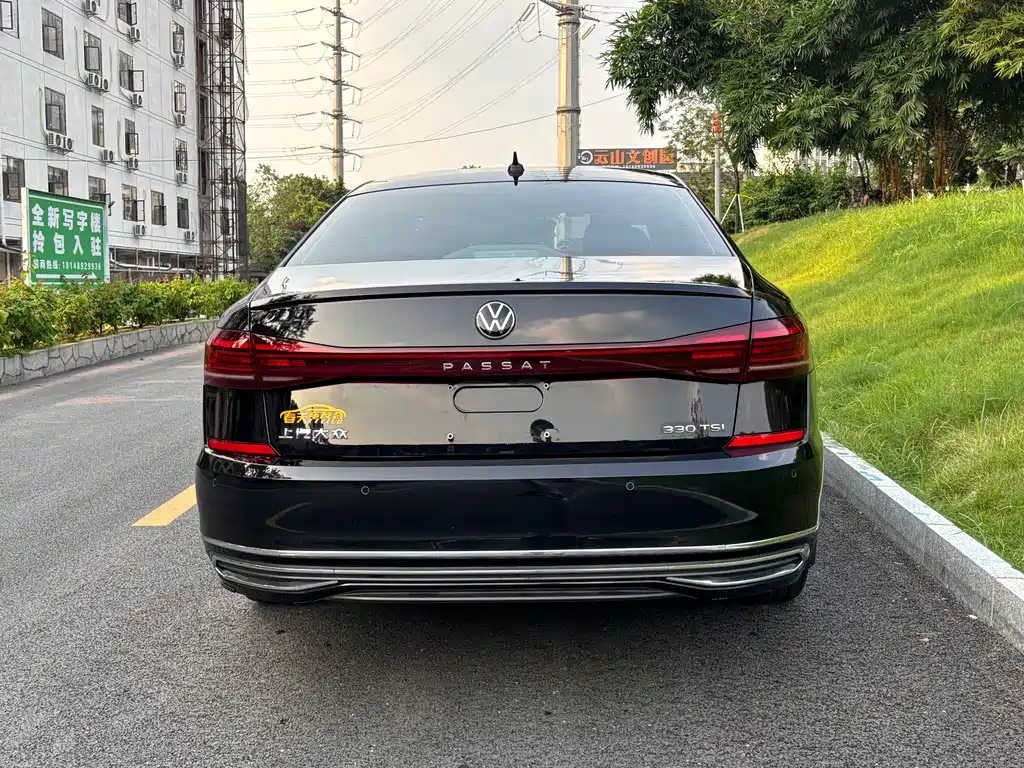 VOLKSWAGEN PASSAT 2022