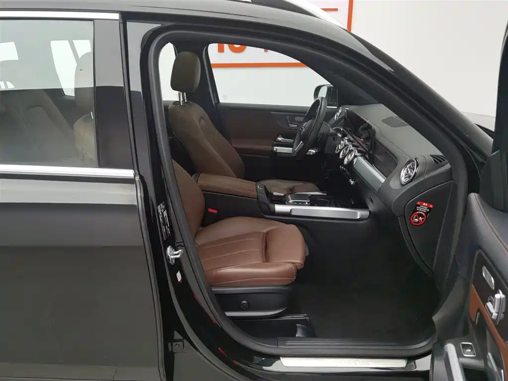 MERCEDES BENZ GLB 2021