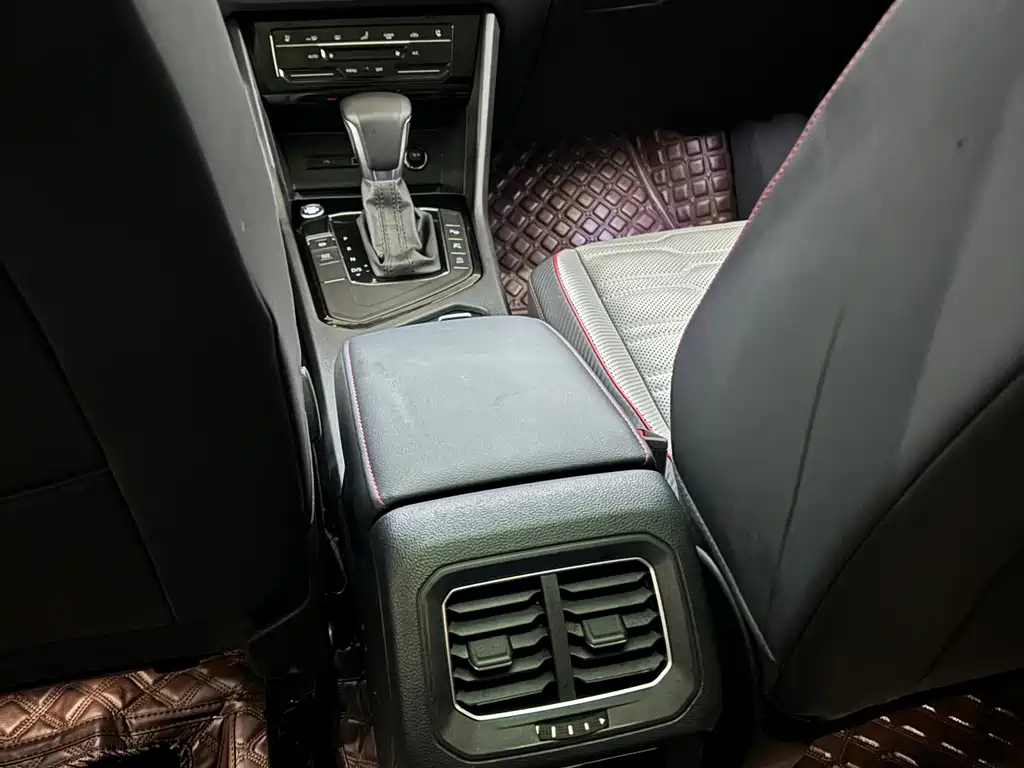 VOLKSWAGEN TIGUAN L 2022