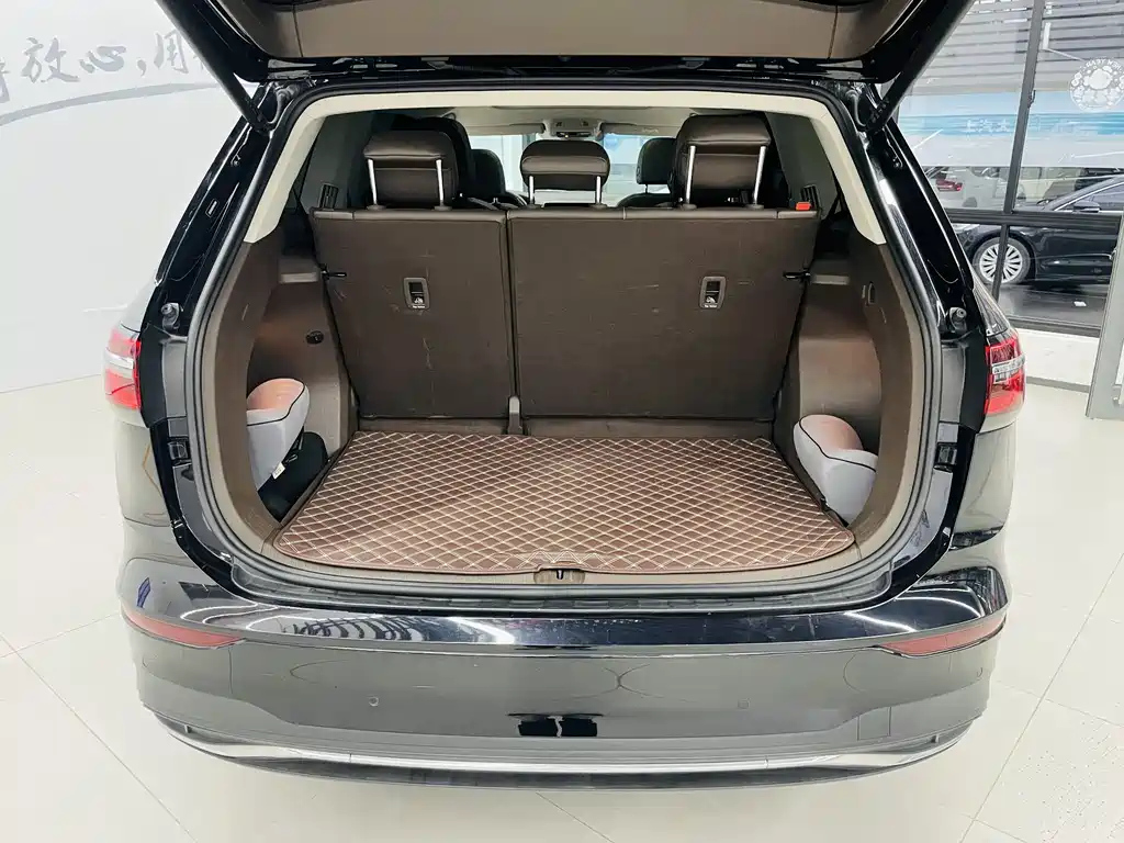 VOLKSWAGEN VILORAN 2024