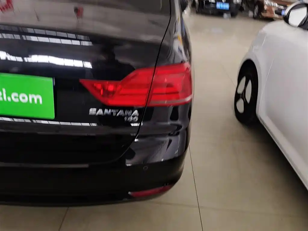 VOLKSWAGEN SANTANA 2017